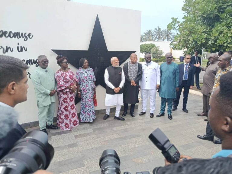 Prime Minister Modi Visits Kwame Nkrumah Memorial Park, Pays Tribute to Ghana’s First President